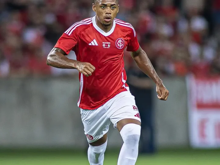 Victor Gabriel é suspenso por STJD até que Gabriel Pec volte a treinar