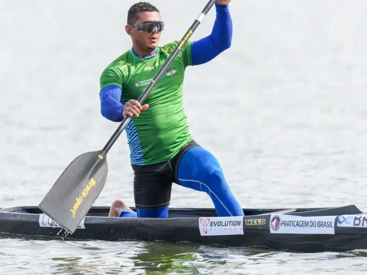 Isaquias Queiroz é campeão mundial no C1 500m na Polônia