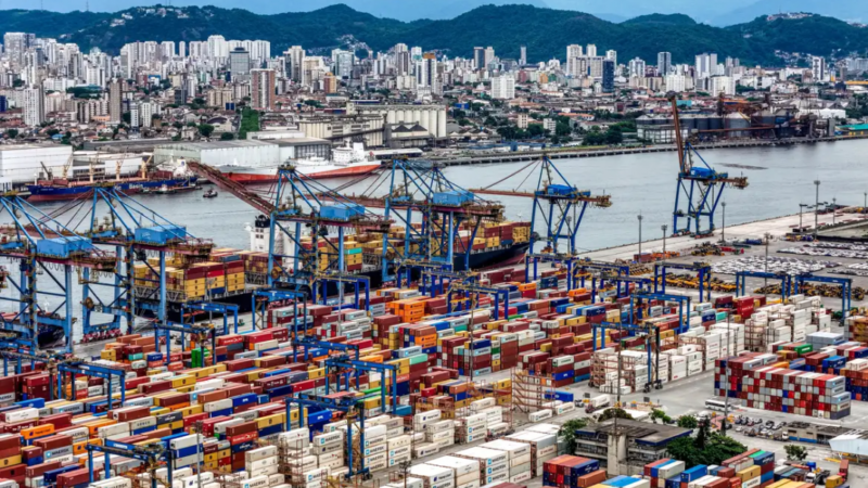 Balança comercial tem superávit de US$ 7,1 bilhões em julho