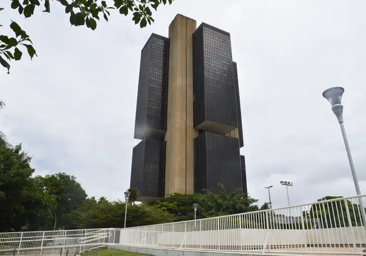 Copom reduz a taxa Selic para 14% ao ano