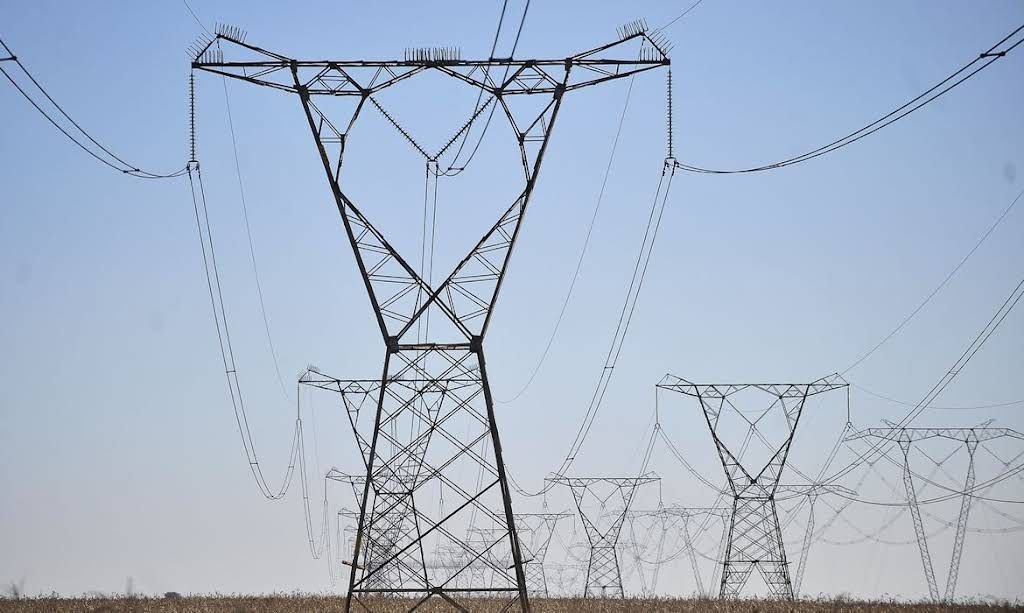 Consumidores poderão escolher fornecedores de energia a partir de 2027