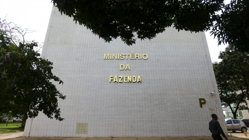Governo Central registrou superávit de R$ 10,8 bilhões em julho
