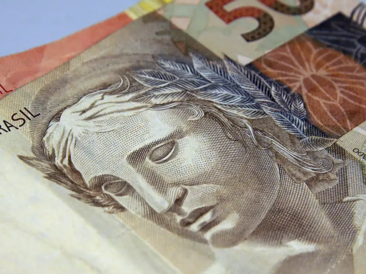 Prévia da inflação cai 0,4% em agosto