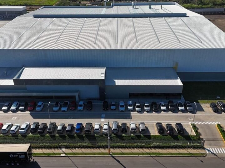 John Deere anuncia produção de componentes eletrônicos no Brasil