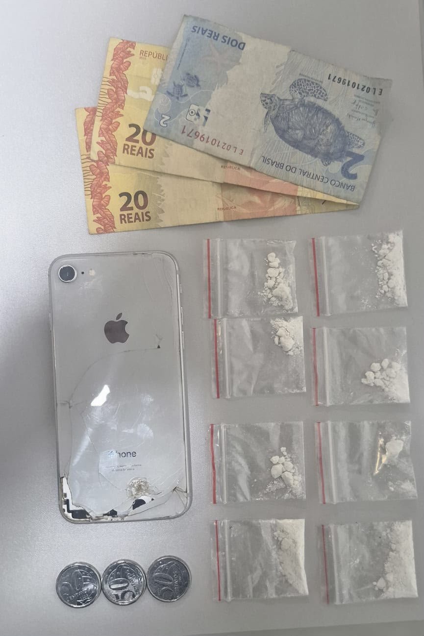 Mensagens de supostos compradores ajudam PM a prender jovem por tráfico de drogas em Terra Nova do Norte
