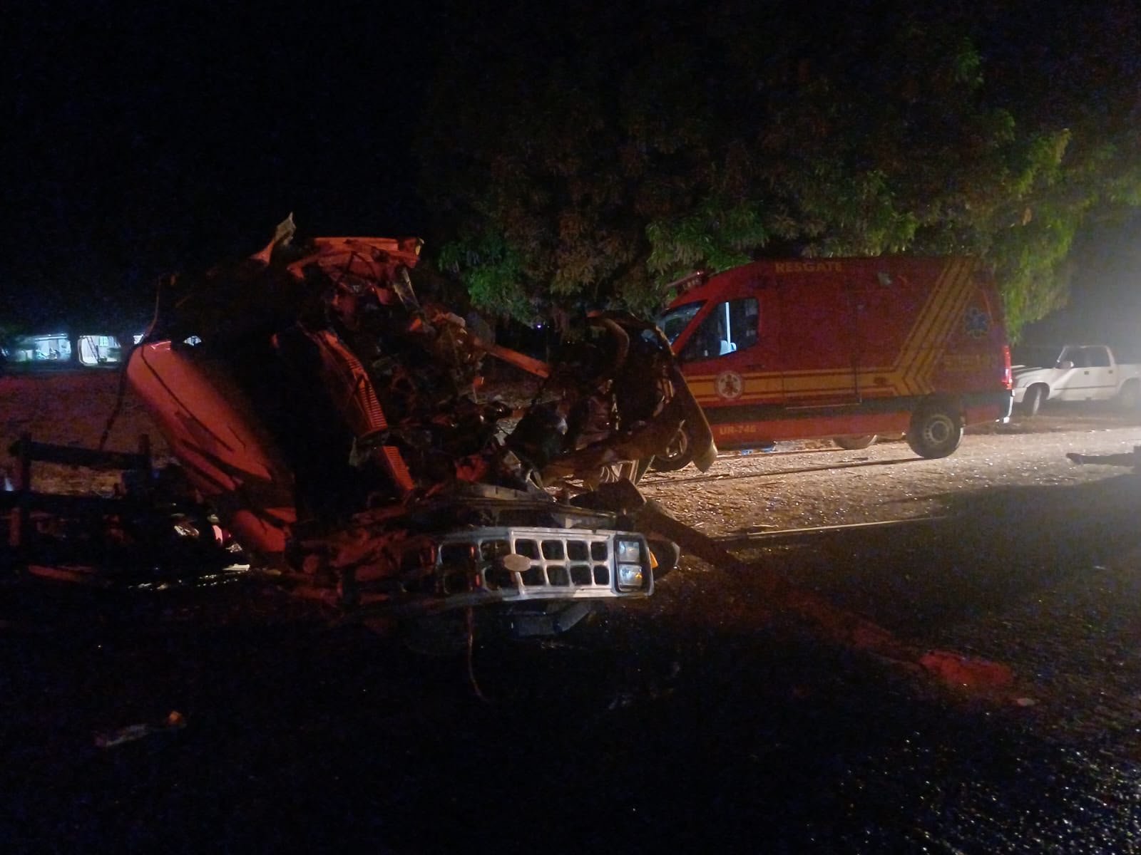 Colisão entre caminhonete e caminhão termina com uma morte na MT-419 em Novo Mundo