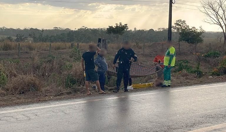 Trailer se desprende de caminhonete e mulher fica ferida na MT-208, em Carlinda