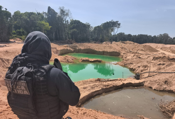 Batalhão Ambiental fecha garimpo irregular na zona rural de Novo Mundo