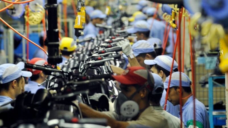 Faturamento da indústria recua no primeiro semestre