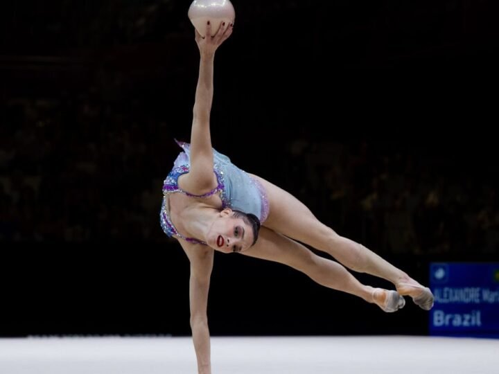 Babi e Maria Eduarda brilham em 1º dia do Mundial de Ginástica Rítmica