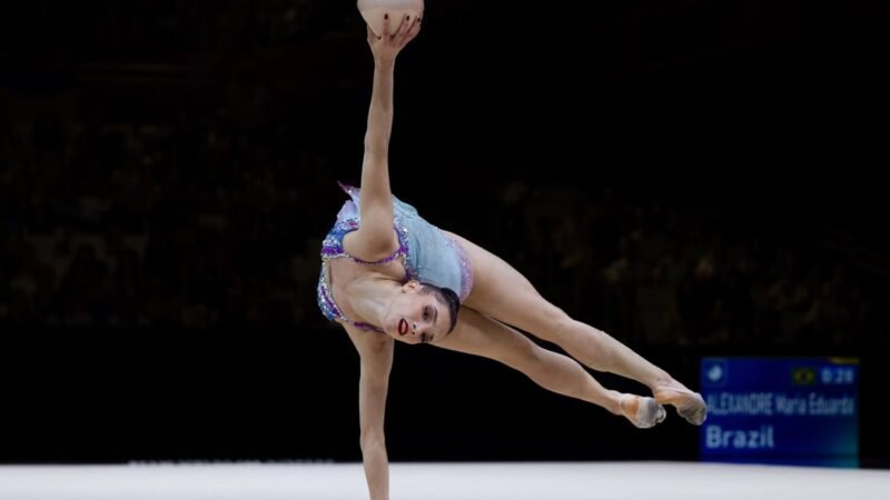 Babi e Maria Eduarda brilham em 1º dia do Mundial de Ginástica Rítmica
