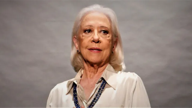 Fernanda Montenegro faz mãe viciada em bingo na série ‘Emergência 53’