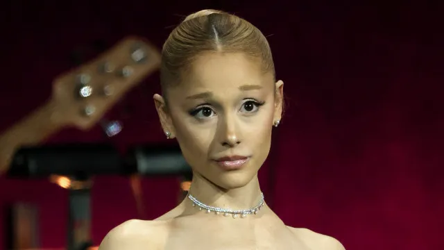 Ariana Grande explica pausa na carreira e nega decisão impulsiva