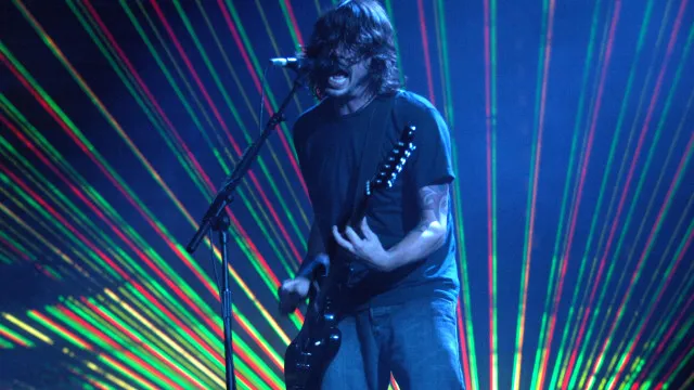 Foo Fighters anuncia dois shows no Brasil em 2027 com turnê ‘Take Cover’