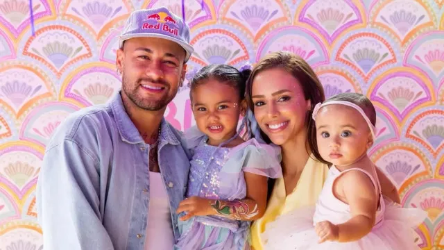 Neymar diz que bebê nasce em dezembro e brinca sobre próximo filho