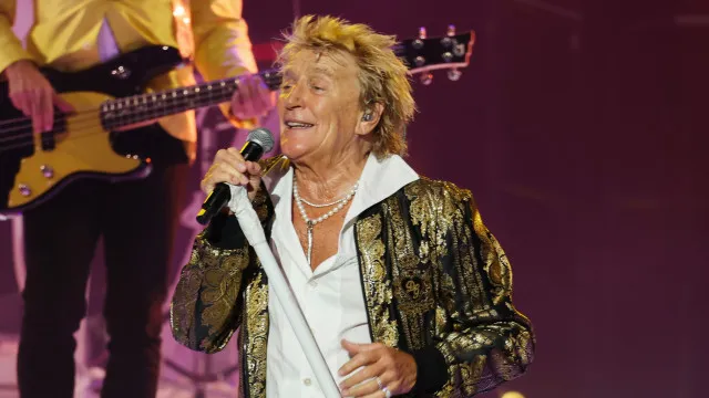 Rod Stewart cancela shows após passar por procedimento médico nos EUA