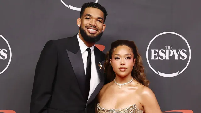 Jordyn Woods e astro da NBA se casam em Malibu com famosos na lista