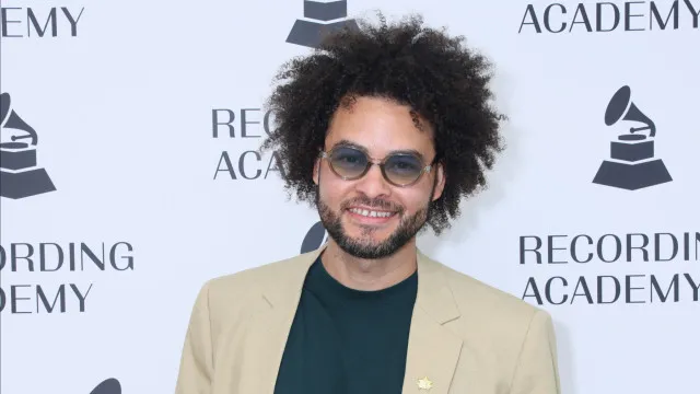 Vencedor do Grammy Latino é detido pelo ICE após voltar de show em Nova York
