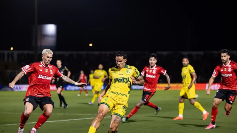 Rodada ajuda e Flamengo volta a depender apenas de si no Brasileirão