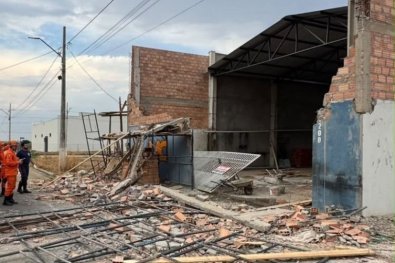 Desabamento de casa mata idoso e deixa homem ferido em MT