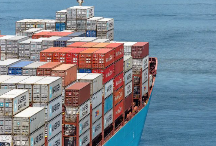 Balança comercial tem superávit de US$ 7,4 bilhões em agosto