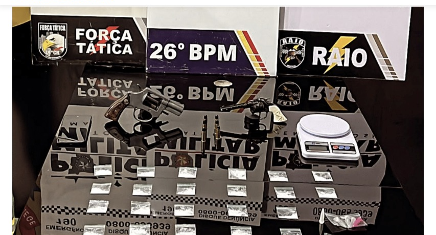 Suspeito de intimidar moradores é preso com arma e drogas
