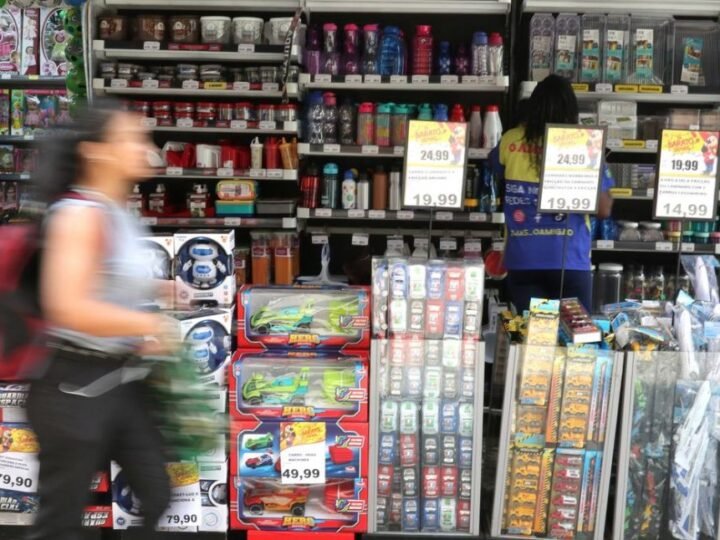 Intenção de consumo recua em setembro  