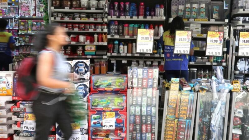 Intenção de consumo recua em setembro  