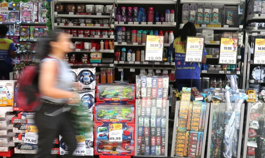 Intenção de consumo recua em setembro  