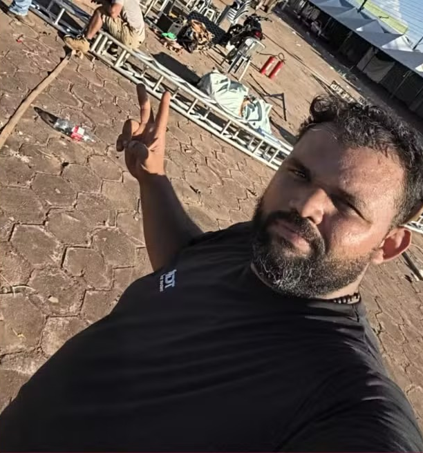 Trabalhador morre após levar descarga elétrica durante montagem de palco