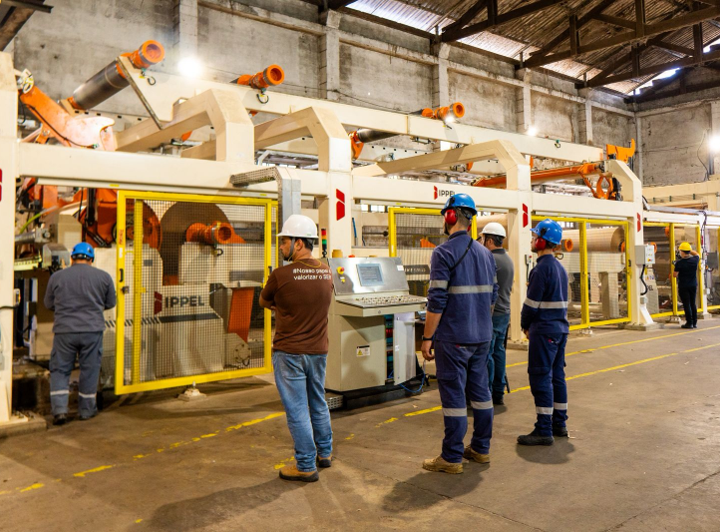 Produção industrial varia 0,2% em julho