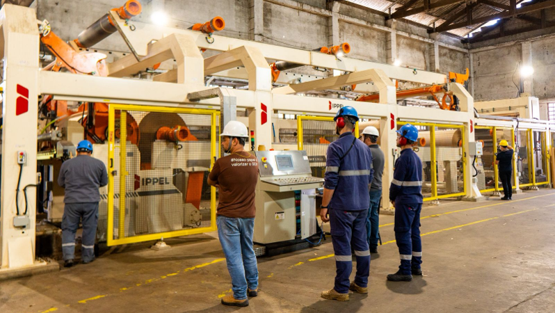 Produção industrial varia 0,2% em julho