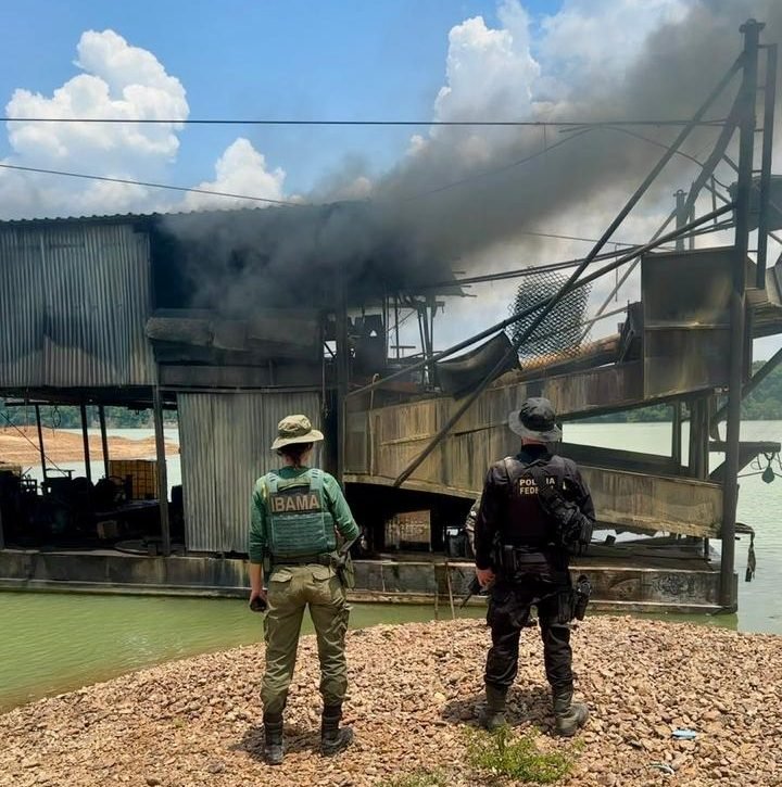 Operação contra garimpo ilegal inutiliza 10 equipamentos e expõe degradação de rios