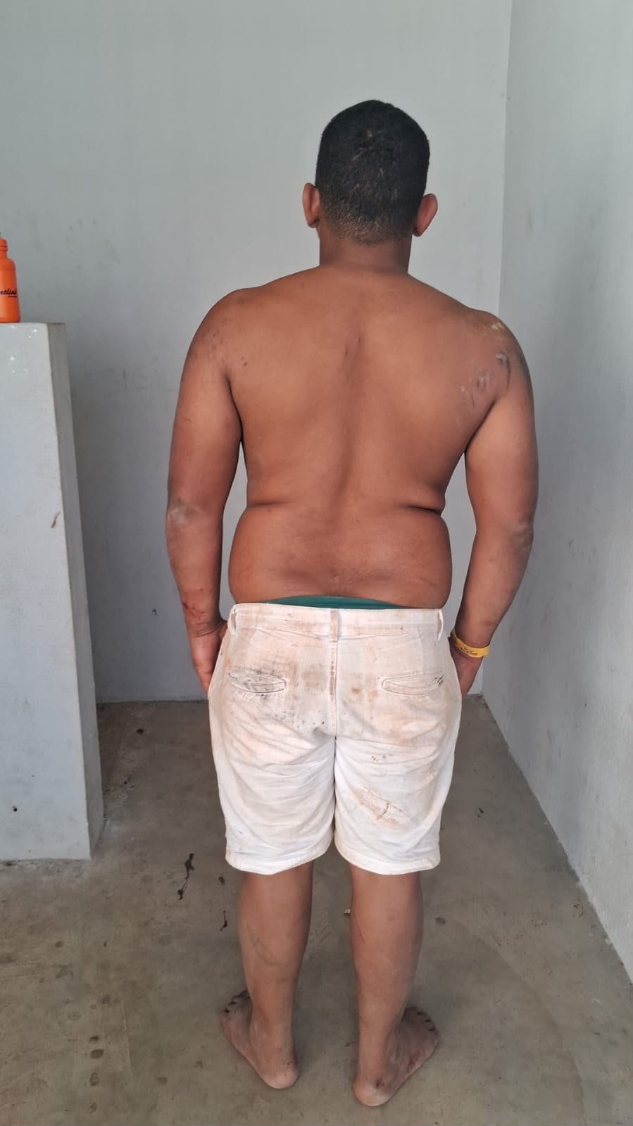 Homem é preso após invadir residência, agredir mulher e ter mandado de prisão em aberto em Guarantã do Norte