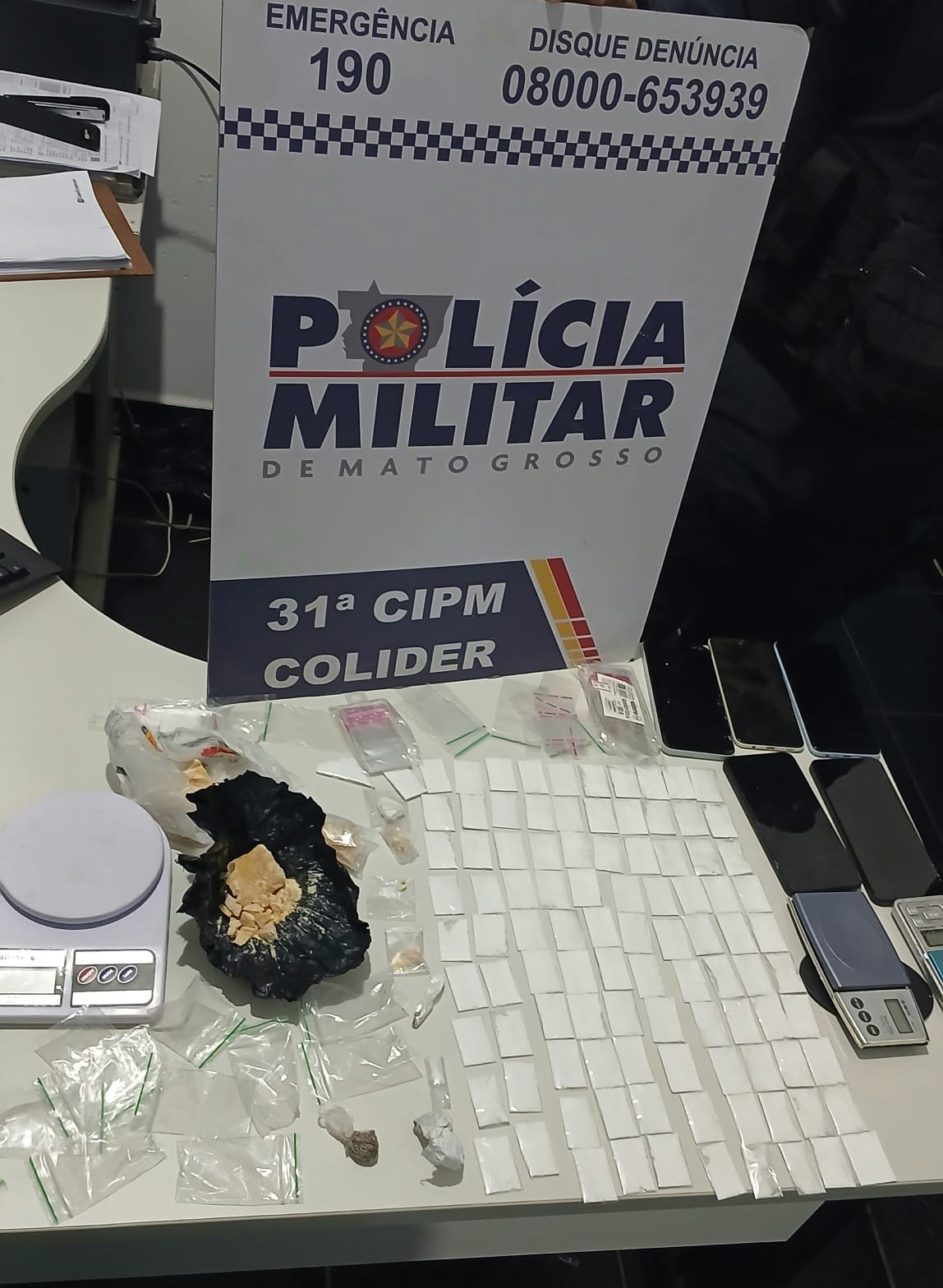 Jovem de 18 anos é preso com cerca de 100 porções de cocaína após ameaçar ex-companheira de 17 anos em Colíder