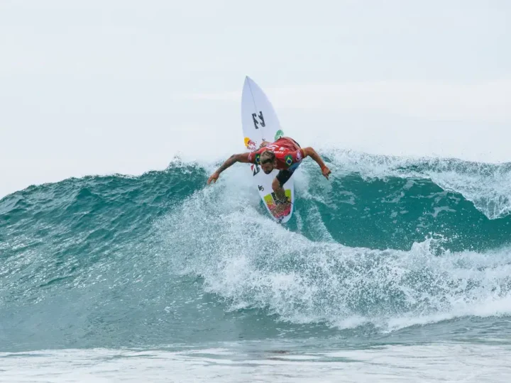 WSL exclui etapa de Abu Dhabi do circuito mundial de surfe deste ano