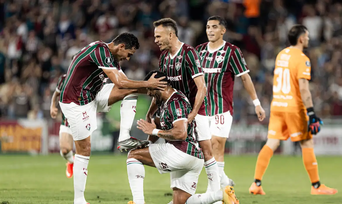 Fluminense bate Platense e abre vantagem nas quartas da Libertadores