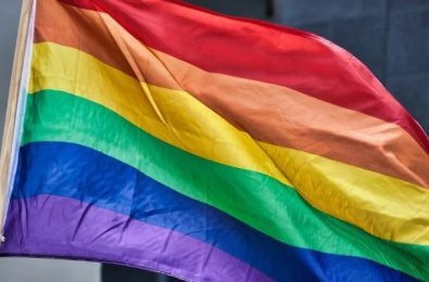 Pais terão que pagar R$ 100 mil a filho gay expulso de casa