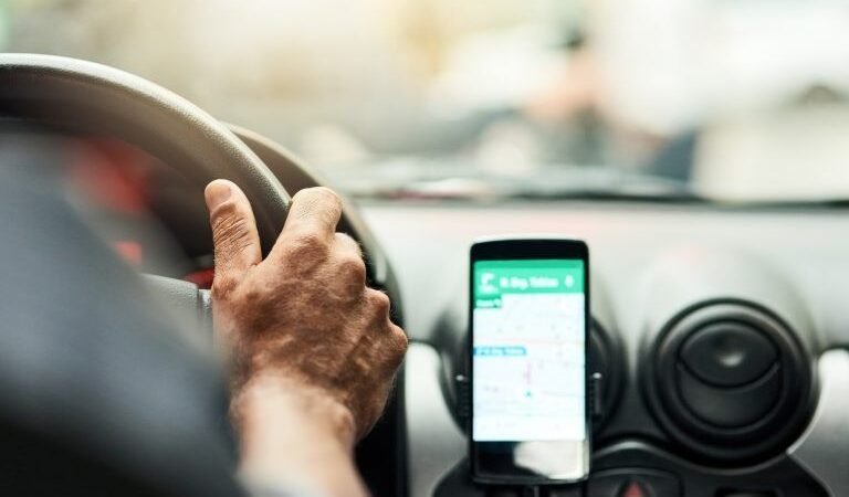 Brasil tem 2 milhões de pessoas que trabalham por meio de aplicativos