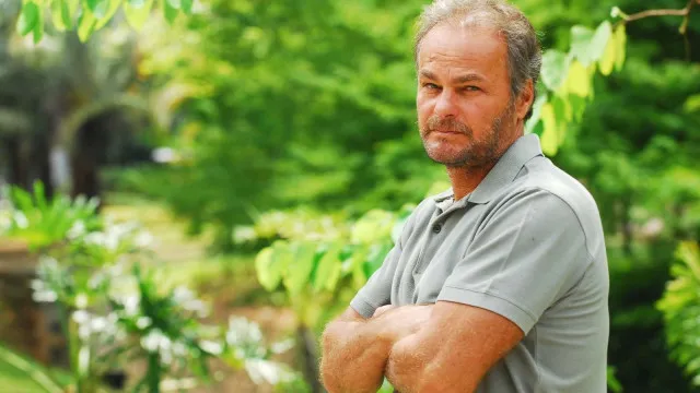 ‘Sempre as mesmas pessoas’, diz Kadu Moliterno sobre ‘panelinhas’ na TV