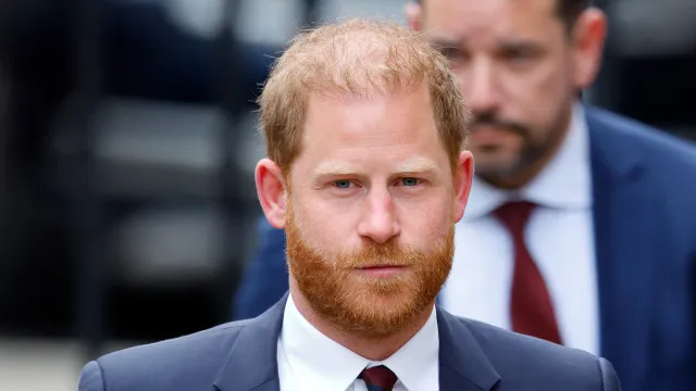 ‘Intrusão inaceitável’, diz Harry sobre paparazzi vistos perto de escola dos filhos