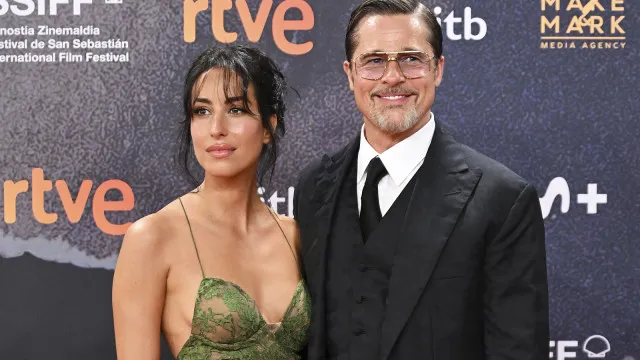 Namorada de Brad Pitt rouba a cena com vestido transparente em festival