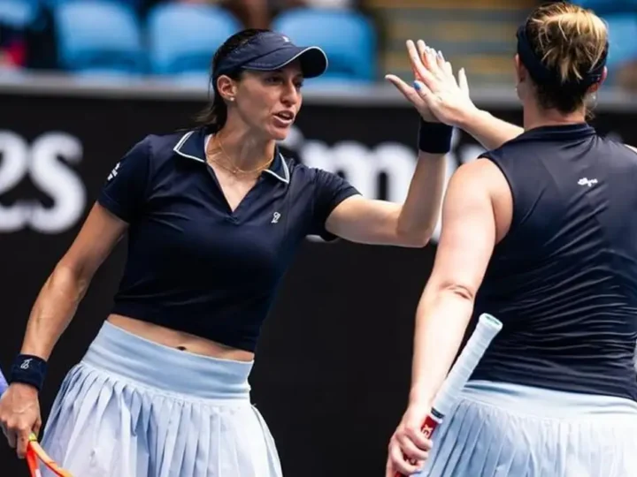 Dupla de Luisa Stefani vence estreia e avança à 2ª rodada do US Open
