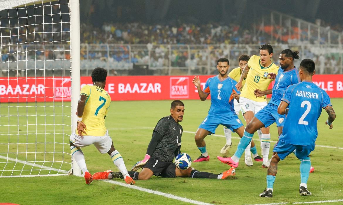 Em ritmo de treino, Brasil vence a Índia em Calcutá: 4 a 0