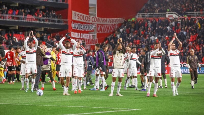 Sem chutar a gol na Argentina, Flamengo sobrevive na Libertadores
