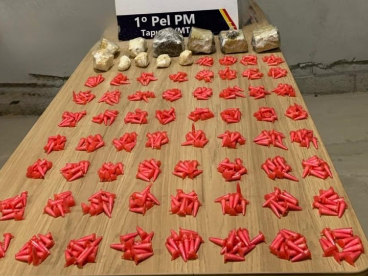 PM apreende mais de 600 porções de drogas e detém dois adolescentes