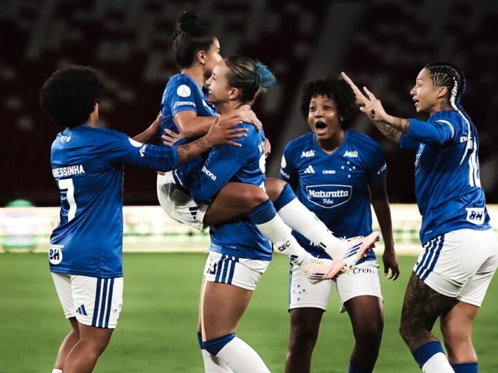 Libertadores Feminina: Cruzeiro resiste à altitude e vence na estreia