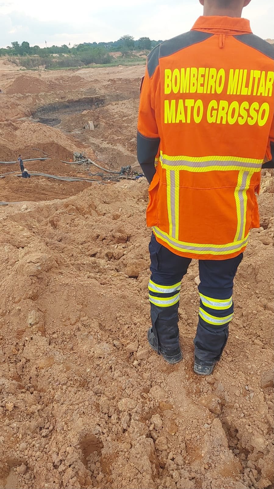 Jovem de 19 anos morre soterrado após desmoronamento em garimpo