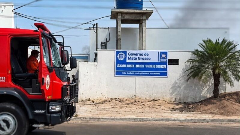 Incêndio atinge telhado de hospital durante obras de reforma e mobiliza bombeiros em Guarantã do Norte