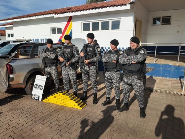 Motorista é preso com 45 quilos de cocaína escondidos em compartimento secreto de caminhonete
